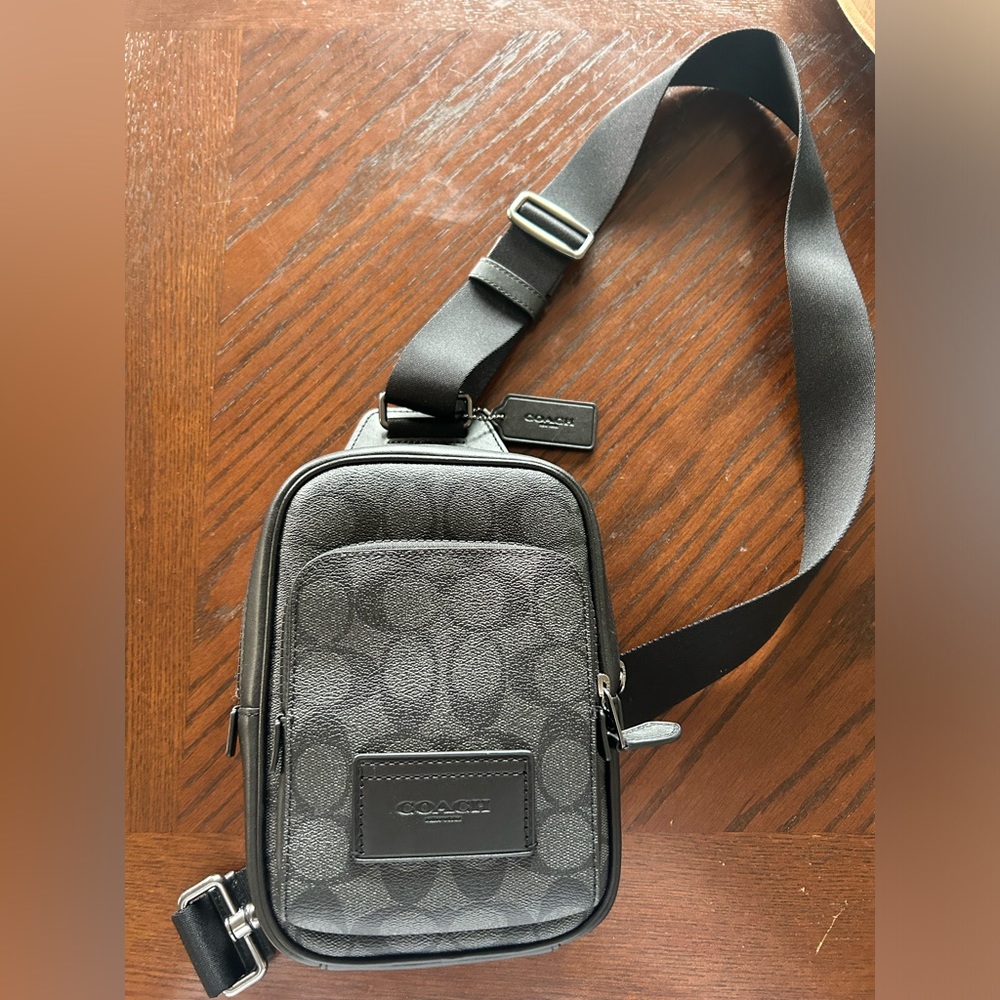 Coach west pack in Signature canvas.